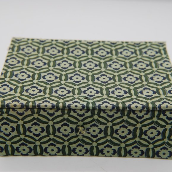 Vintage Green Snuff Bottle Box - Picture 2 of 6